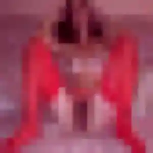 Anne-Charlotte, 30 ans, connectée à Anneyron pour une rencontre coquine