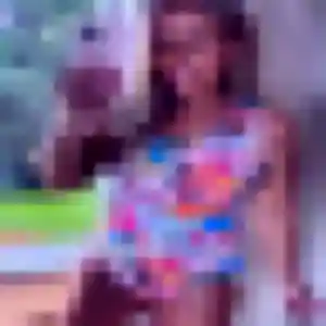 Charmante Noura, 36 ans à Carpentras - voir sa photo