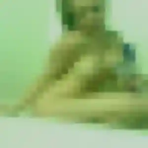 Eva, 21 ans, en ligne à Cébazat pour un rencontre sexe