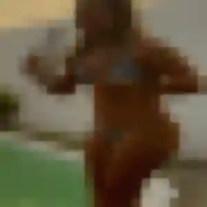 Anna (24 ans) à Lapalud cherche une rencontre maintenant