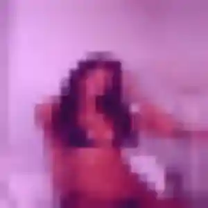 Belle Anna, 29 ans à Porte des Pierres Dorées - voir sa photo