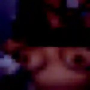 Flore, 28 ans, en ligne à Rognes pour une rencontre coquine