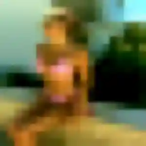Eva, 37 ans, en ligne à Saint-Brès pour un rencontre sexe