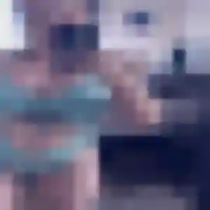 Bettina, 33 ans, en ligne à Saint-Flour pour une rencontre coquine