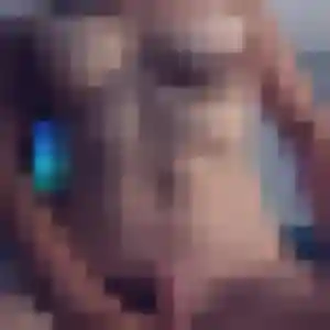 Karen (26 ans) à Saint-Galmier cherche une rencontre ce soir