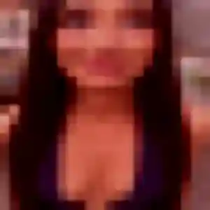 Blanche, 19 ans, en ligne à Saint-Genès-Champanelle pour un rencontre sexe
