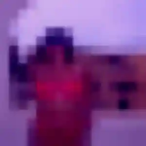 Rencontre Romina, 37 ans à Saint-Héand en privé