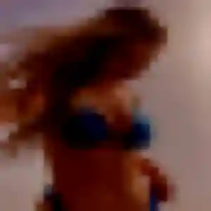 Charlotte, 21 ans, en ligne à Saint-Jean-Bonnefonds pour une rencontre coquine
