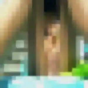 Rejoins Kelly, 19 ans à Salernes en privé