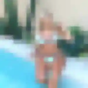 Rejoins Agathe, 21 ans à Sartène en privé