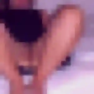 rencontre sexe à Sénas : photo de Domitille, 37 ans - inscription gratuite